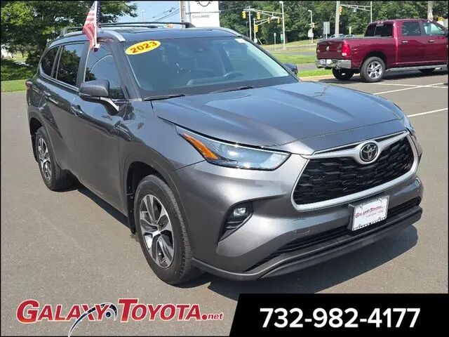 2023 Toyota Highlander XLE — photo 1 of 16