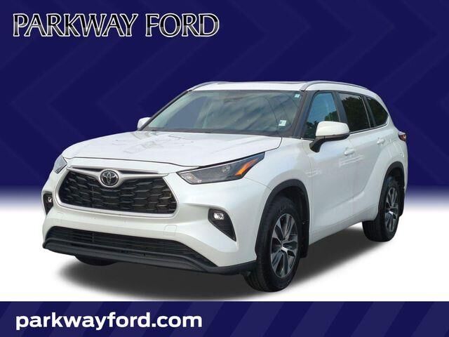 2023 Toyota Highlander LE