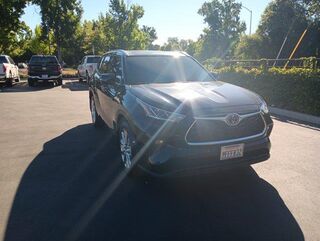2023 Toyota Highlander Limited — photo 1 of 11