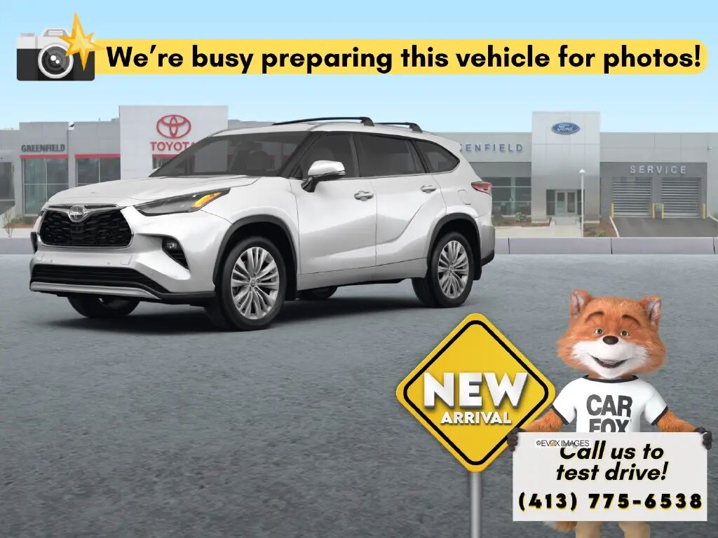 2023 Toyota Highlander Platinum — photo 1 of 7