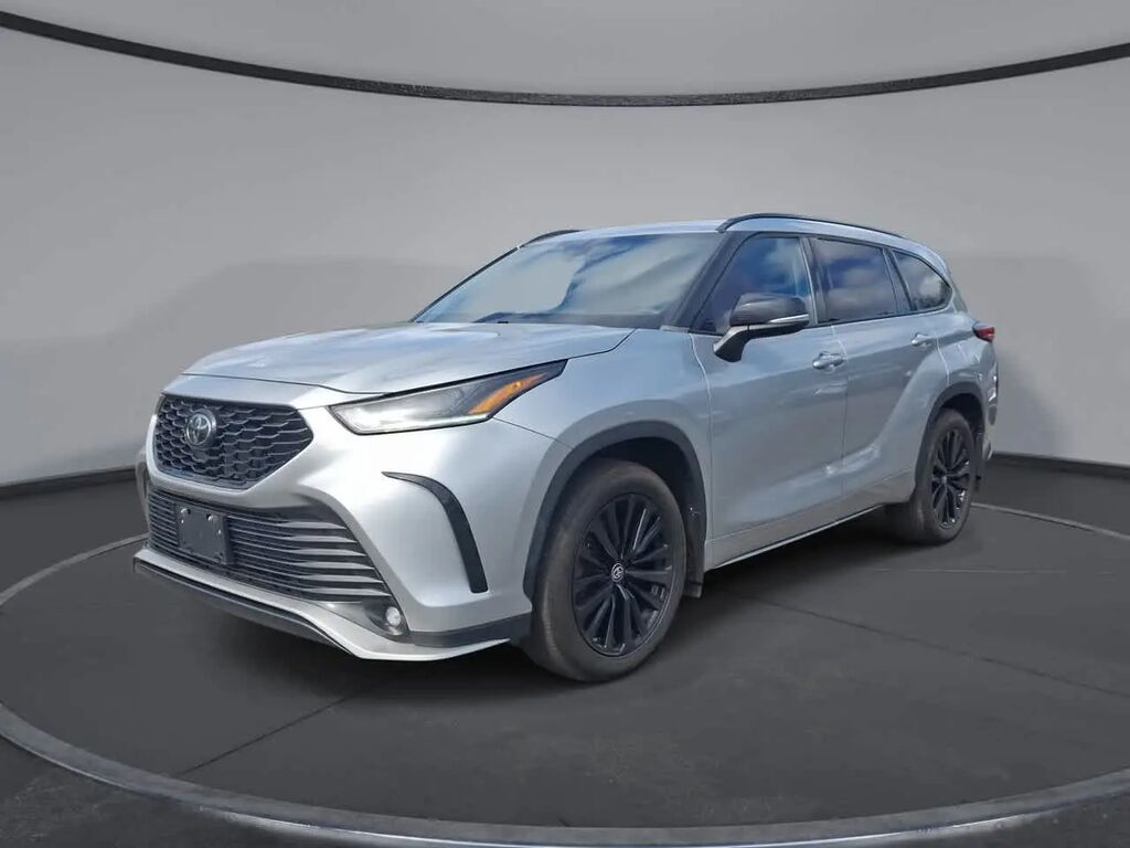 2023 Toyota Highlander L — photo 1 of 13