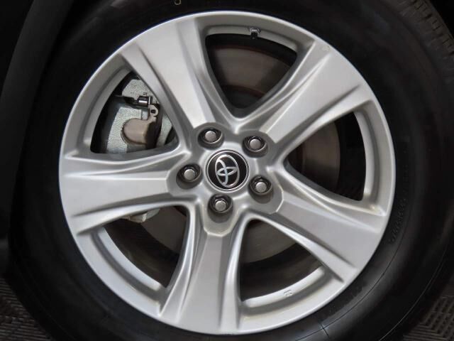 2024 Toyota Highlander LE — photo 1 of 13