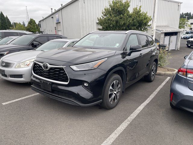 2025 Toyota Highlander XLE