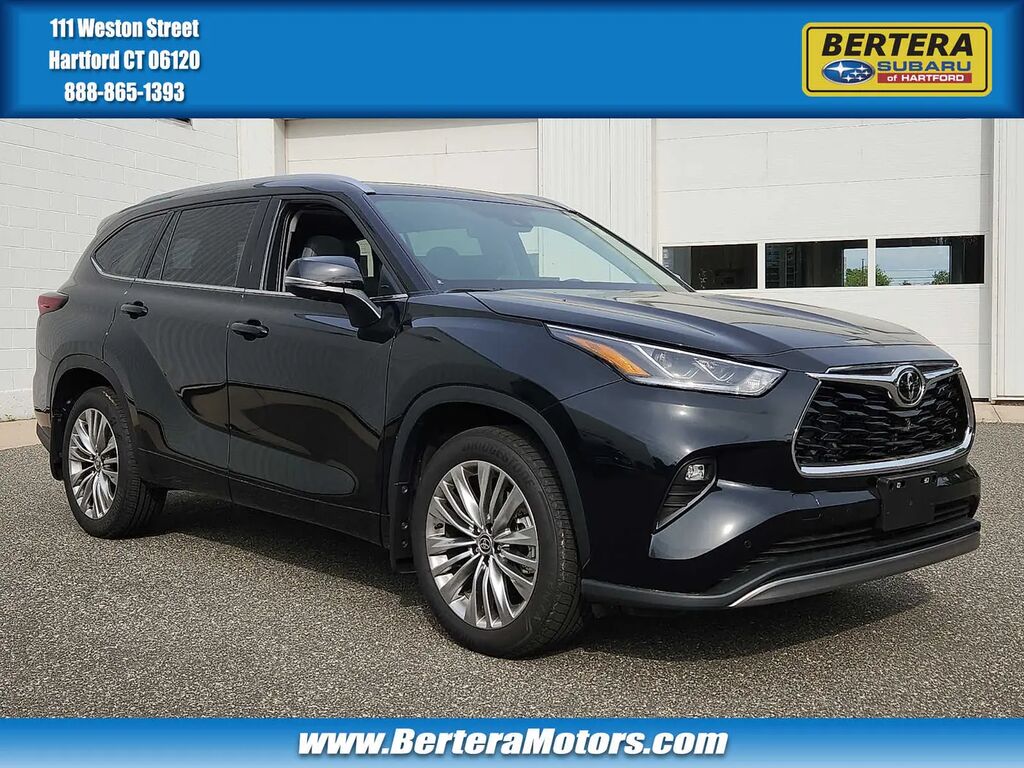 2026 Toyota Highlander Platinum — photo 1 of 13