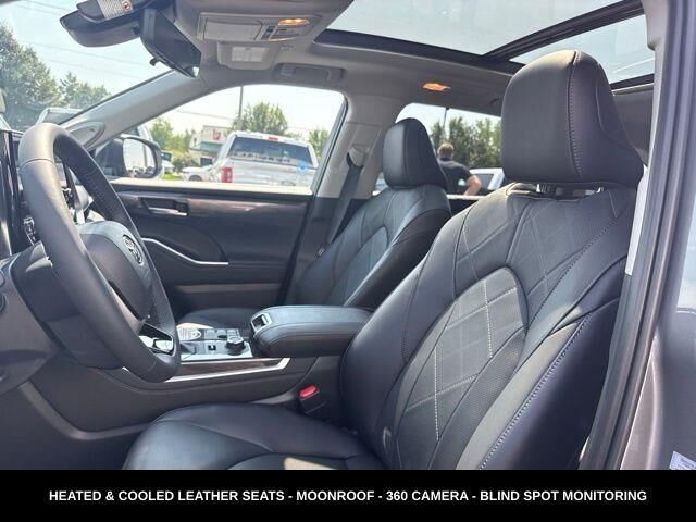 2026 Toyota Highlander Platinum