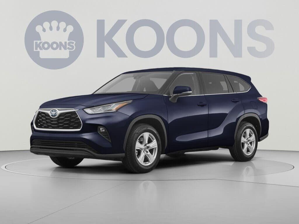 2023 Toyota Highlander LE — photo 1 of 2