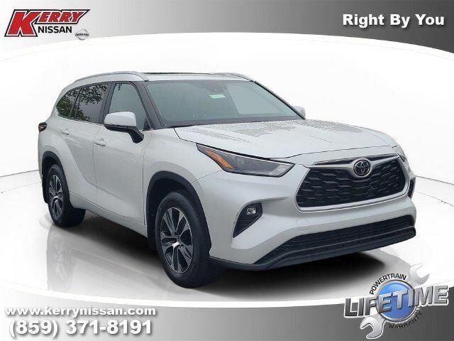 2024 Toyota Highlander XLE — photo 1 of 13