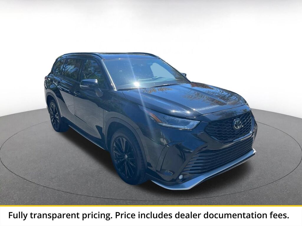 2025 Toyota Highlander XSE — photo 1 of 13