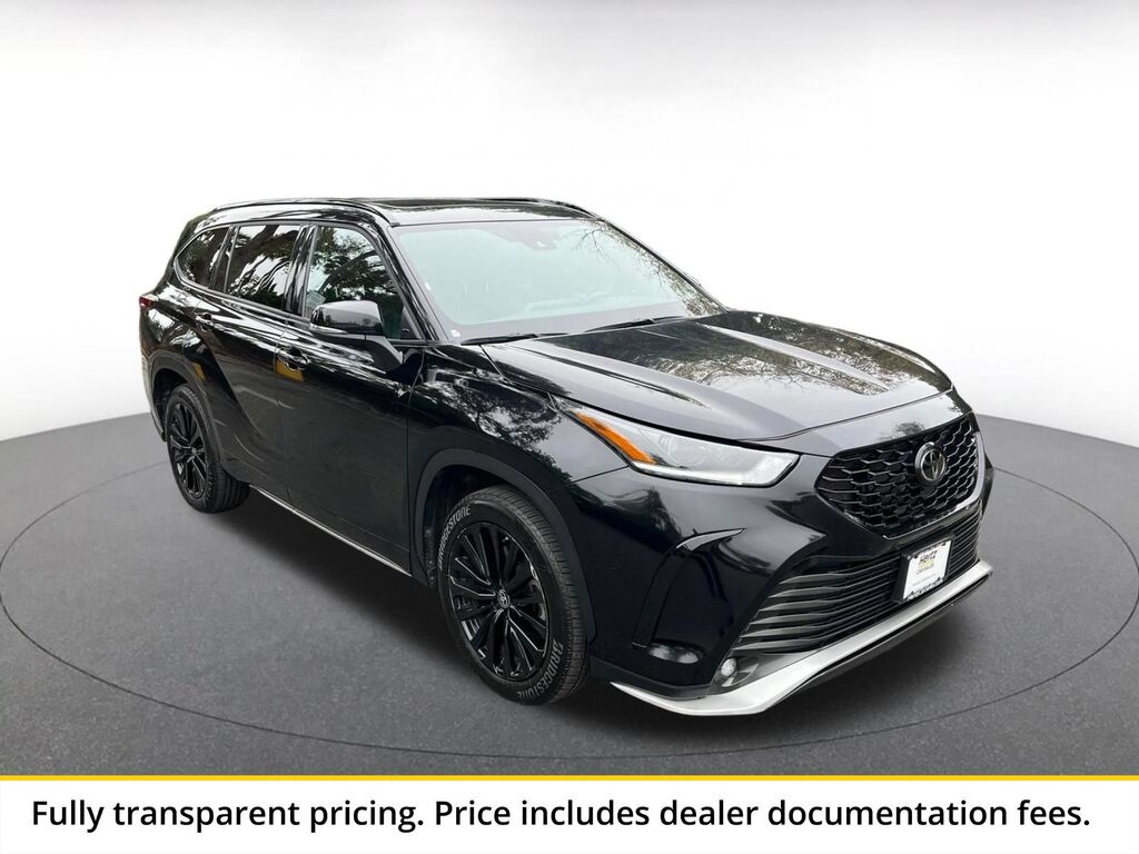 2025 Toyota Highlander XSE — photo 1 of 13