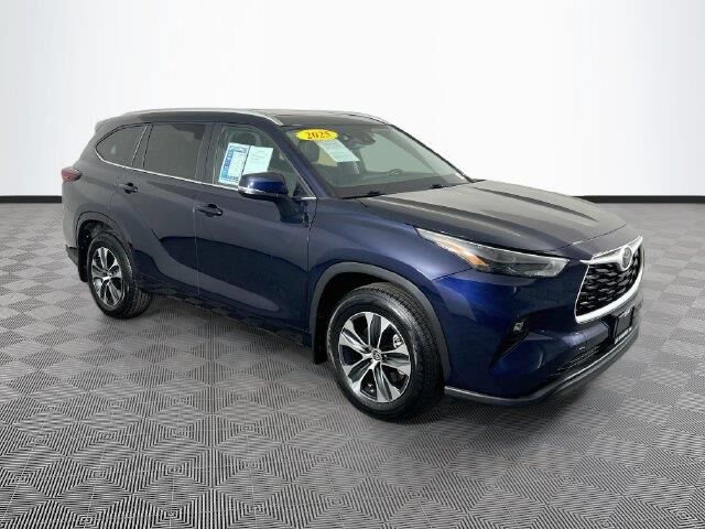 2025 Toyota Highlander XLE