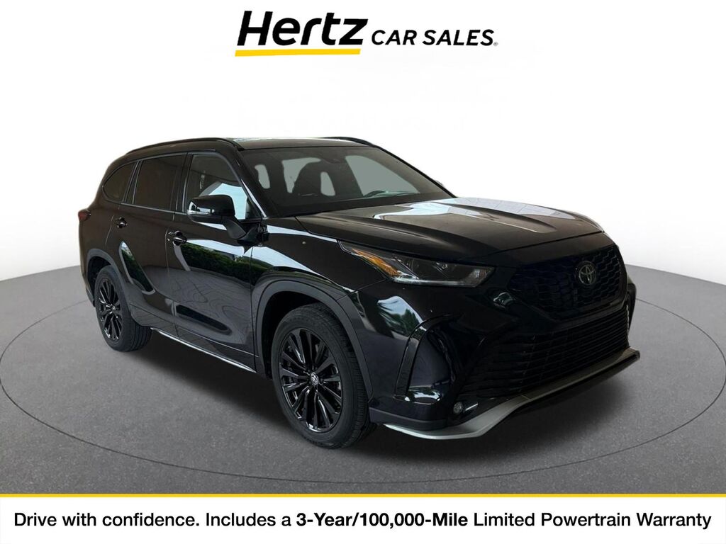 2025 Toyota Highlander LE — photo 1 of 1