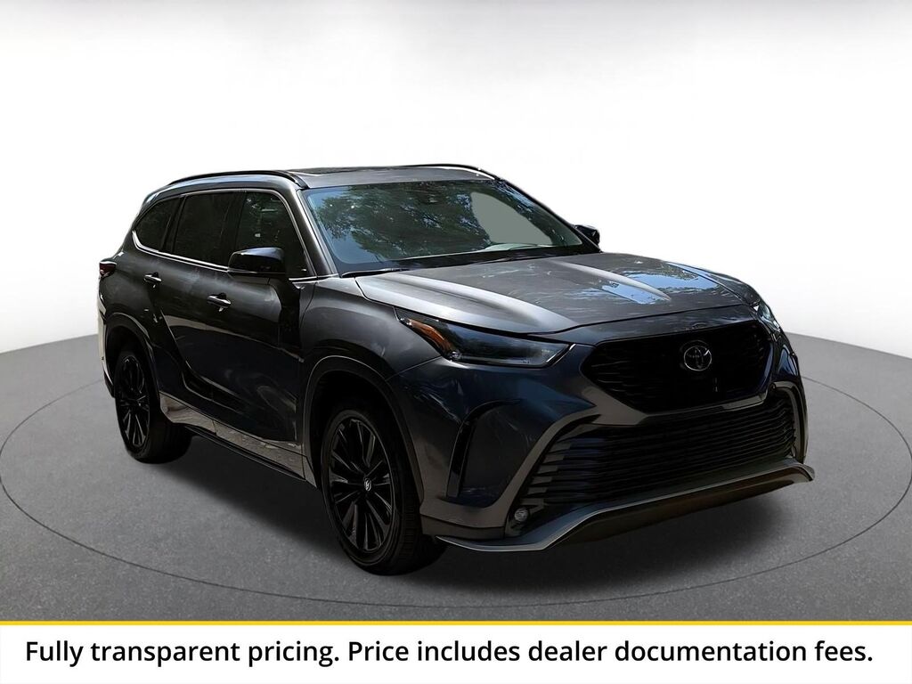 2025 Toyota Highlander XSE — photo 1 of 13