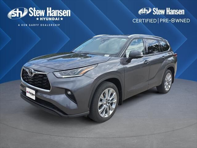 2023 Toyota Highlander Limited — photo 1 of 13