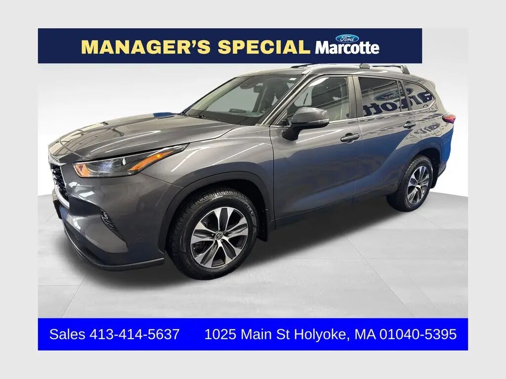 2023 Toyota Highlander L — photo 1 of 13