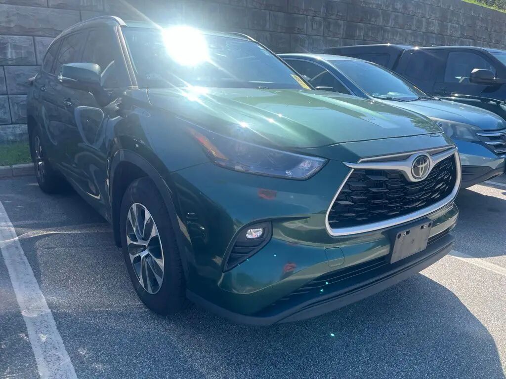 2023 Toyota Highlander L — photo 1 of 26