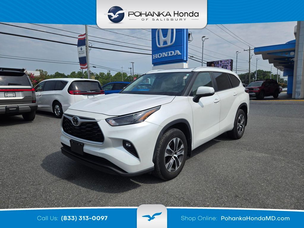 2024 Toyota Highlander XLE — photo 1 of 13