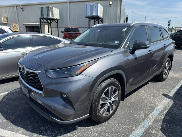 2023 Toyota Highlander LE