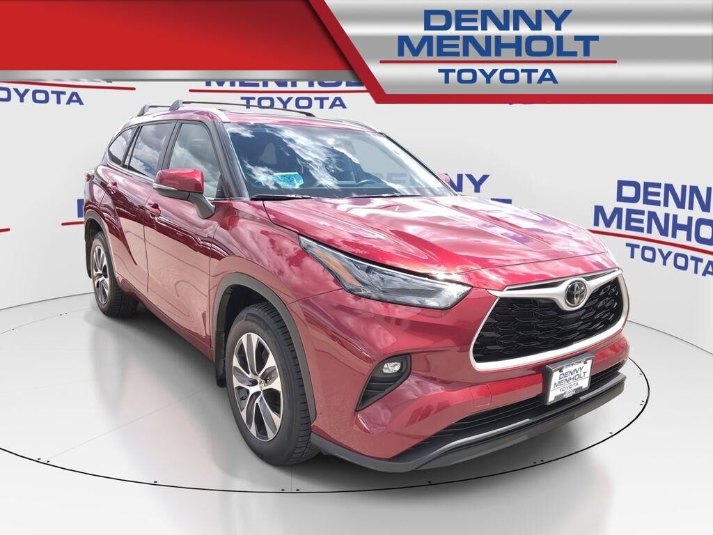 2023 Toyota Highlander — photo 1 of 13