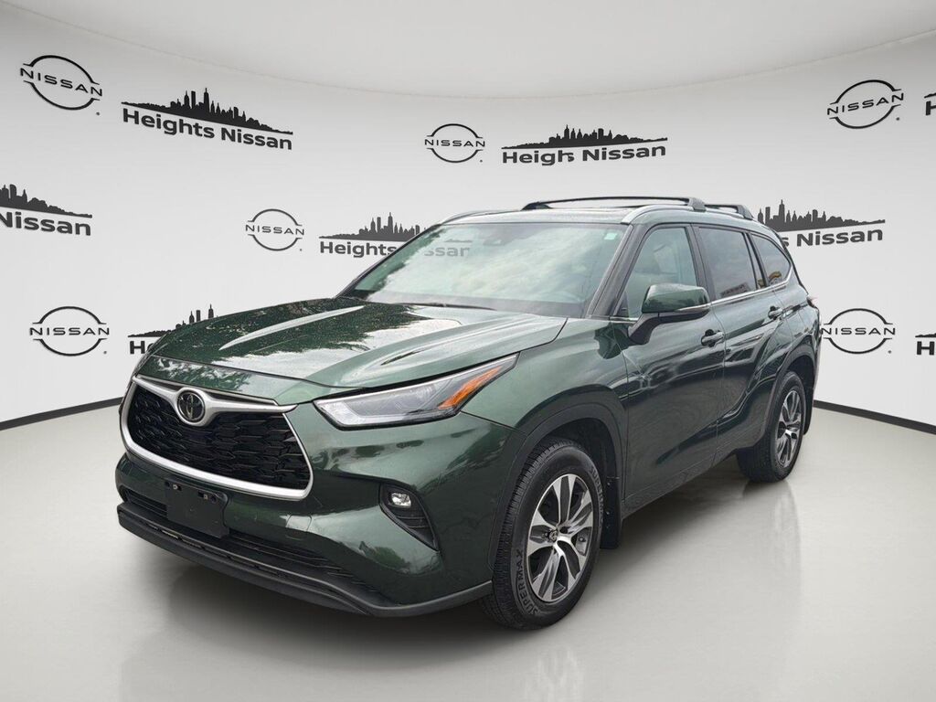 2023 Toyota Highlander XLE — photo 1 of 28