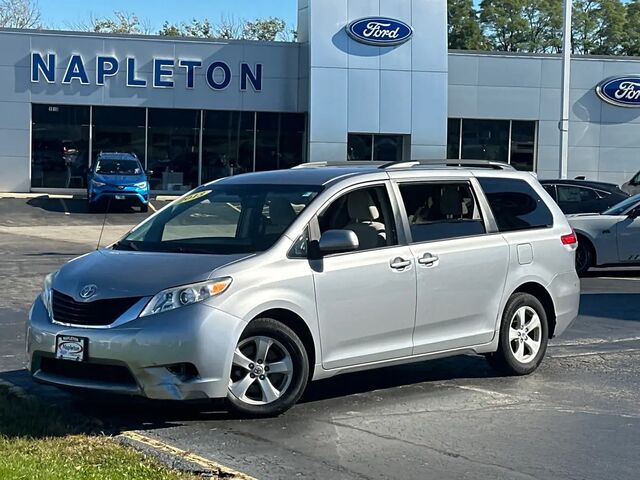 2013 Toyota Sienna LE 7-Passenger Auto Access Seat