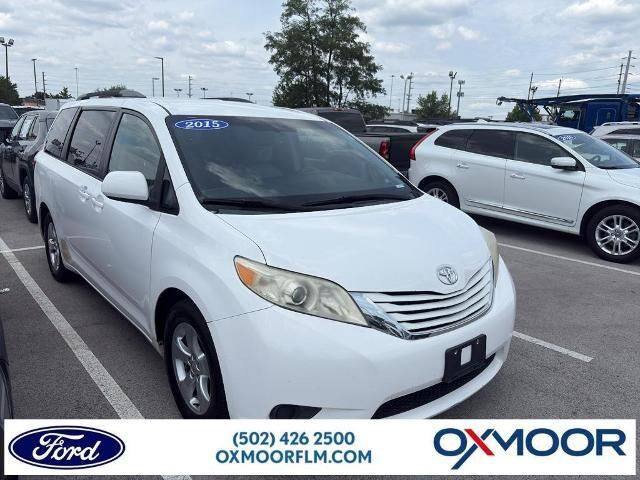 2015 Toyota Sienna LE 7-Passenger Auto Access Seat — photo 1 of 13