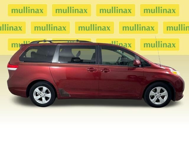 2012 Toyota Sienna LE 7-Passenger Auto Access Seat