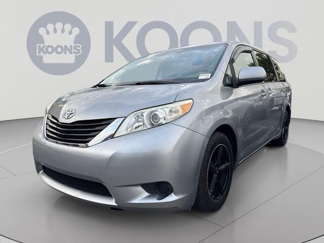 2012 Toyota Sienna LE 7-Passenger Auto Access Seat