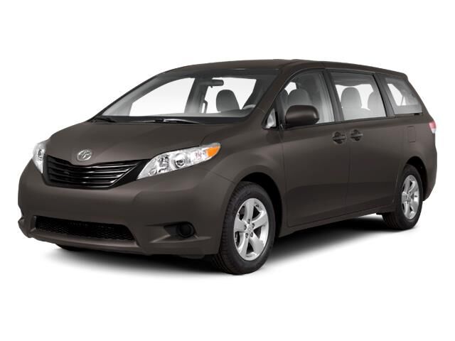 2013 Toyota Sienna LE 7-Passenger Auto Access Seat