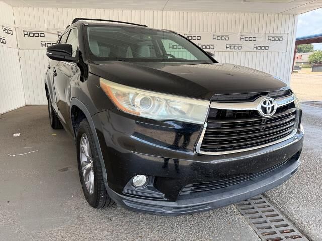 2015 Toyota Highlander XLE — photo 1 of 2