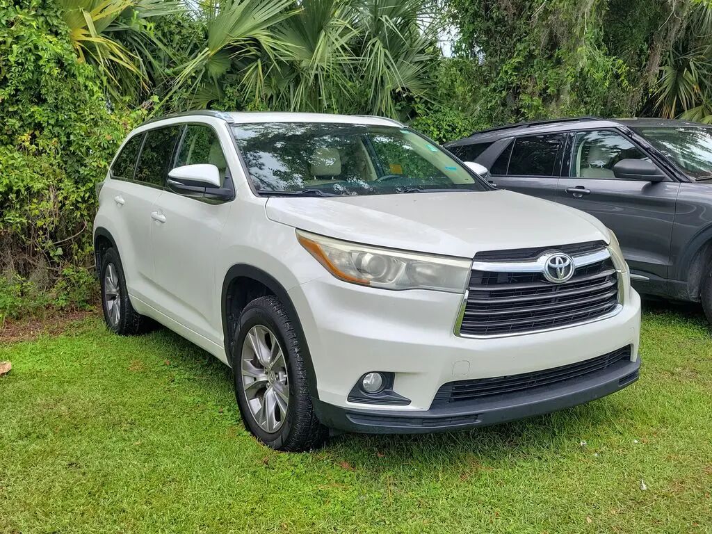 2015 Toyota Highlander XLE — photo 1 of 25