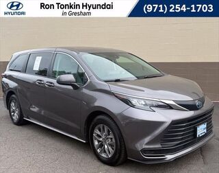 2024 Toyota Sienna LE 8-Passenger