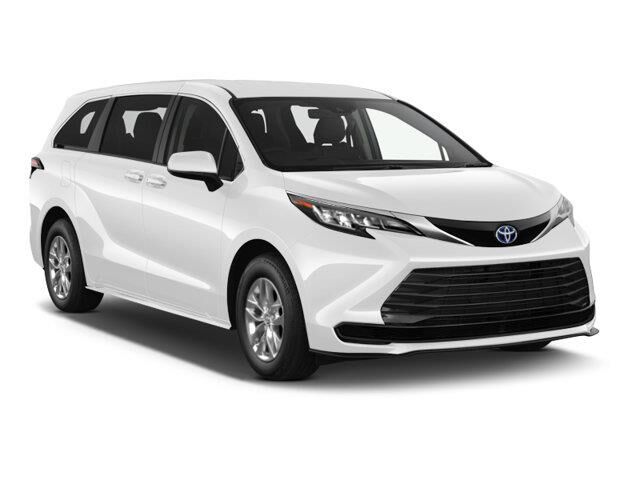 2025 Toyota Sienna LE 8-Passenger