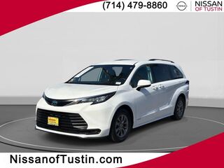 2021 Toyota Sienna LE