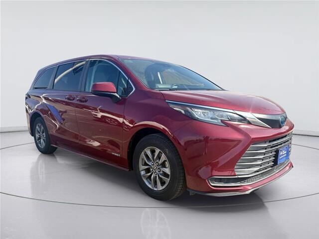2021 Toyota Sienna LE 8-Passenger
