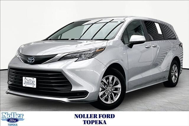 2025 Toyota Sienna LE 8-Passenger