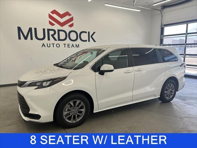 2025 Toyota Sienna LE 8-Passenger