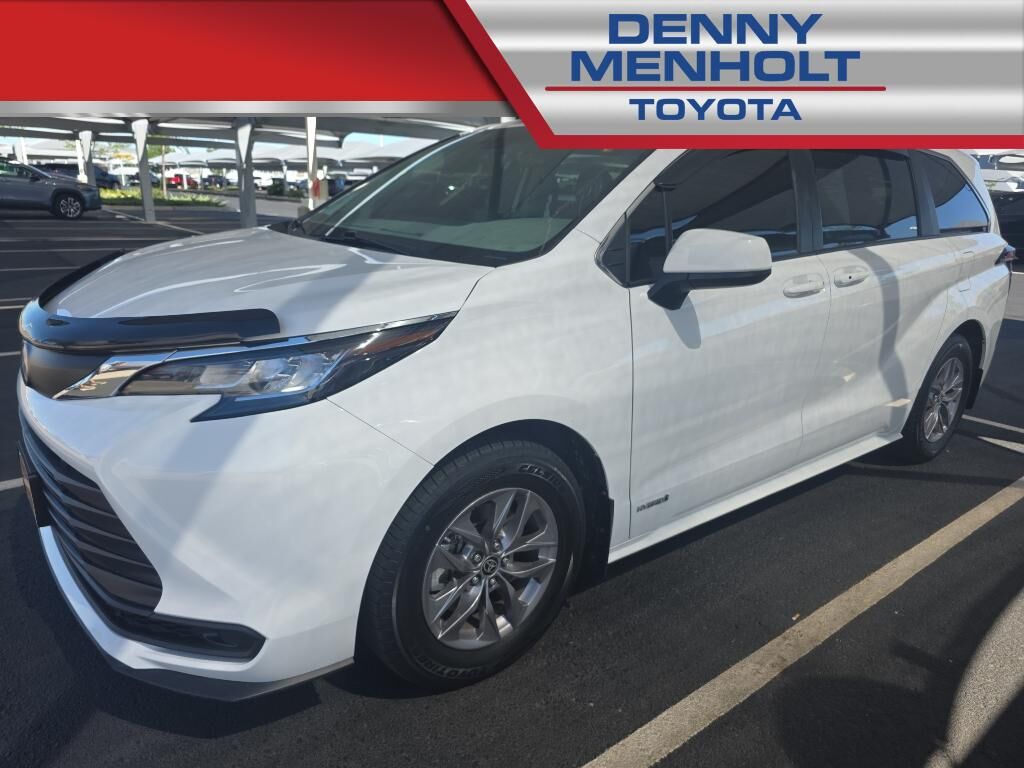 2021 Toyota Sienna — photo 1 of 13