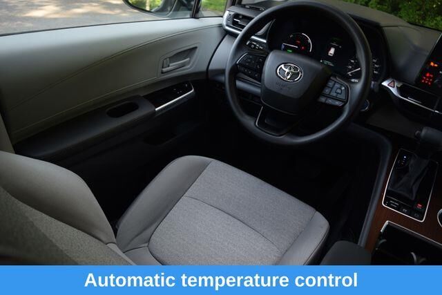 2024 Toyota Sienna LE 8-Passenger