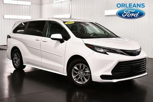 2024 Toyota Sienna LE 8-Passenger