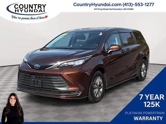 2023 Toyota Sienna LE 8-Passenger