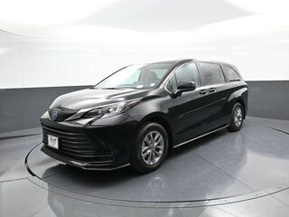 2024 Toyota Sienna LE