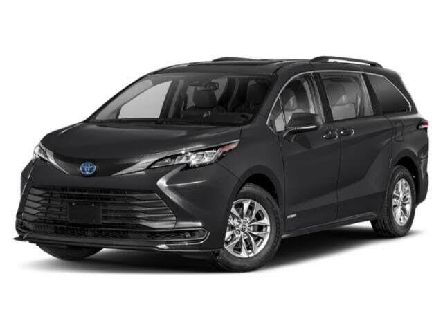2023 Toyota Sienna LE 8-Passenger — photo 1 of 1