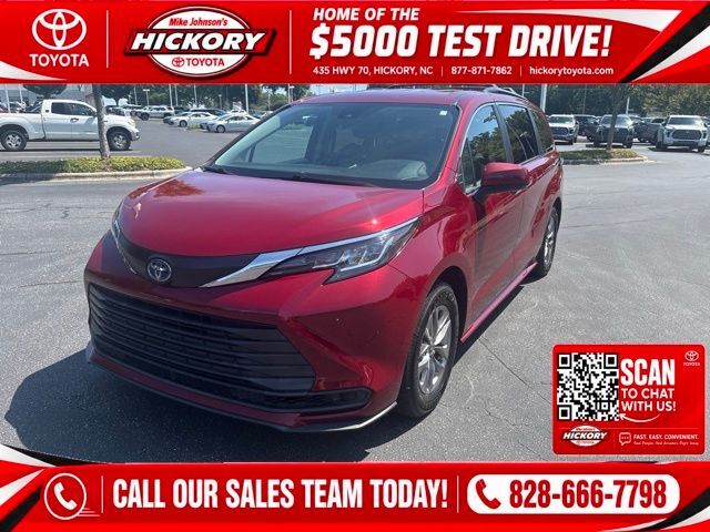 2023 Toyota Sienna LE