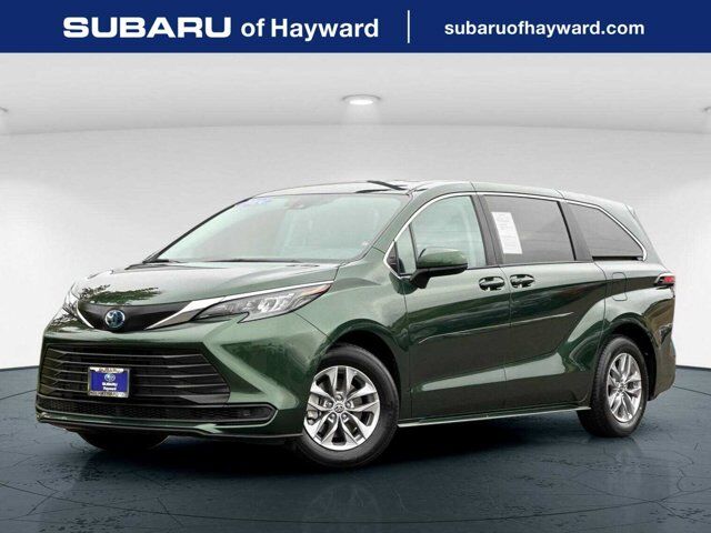 2024 Toyota Sienna LE