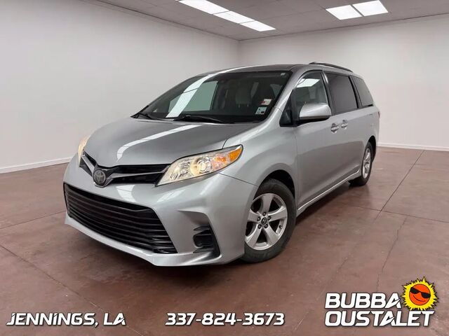 2020 Toyota Sienna LE 7-Passenger Auto Access Seat