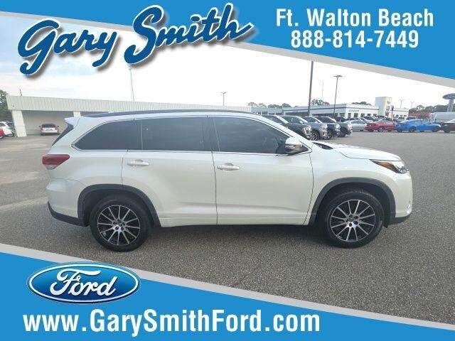 2017 Toyota Highlander SE