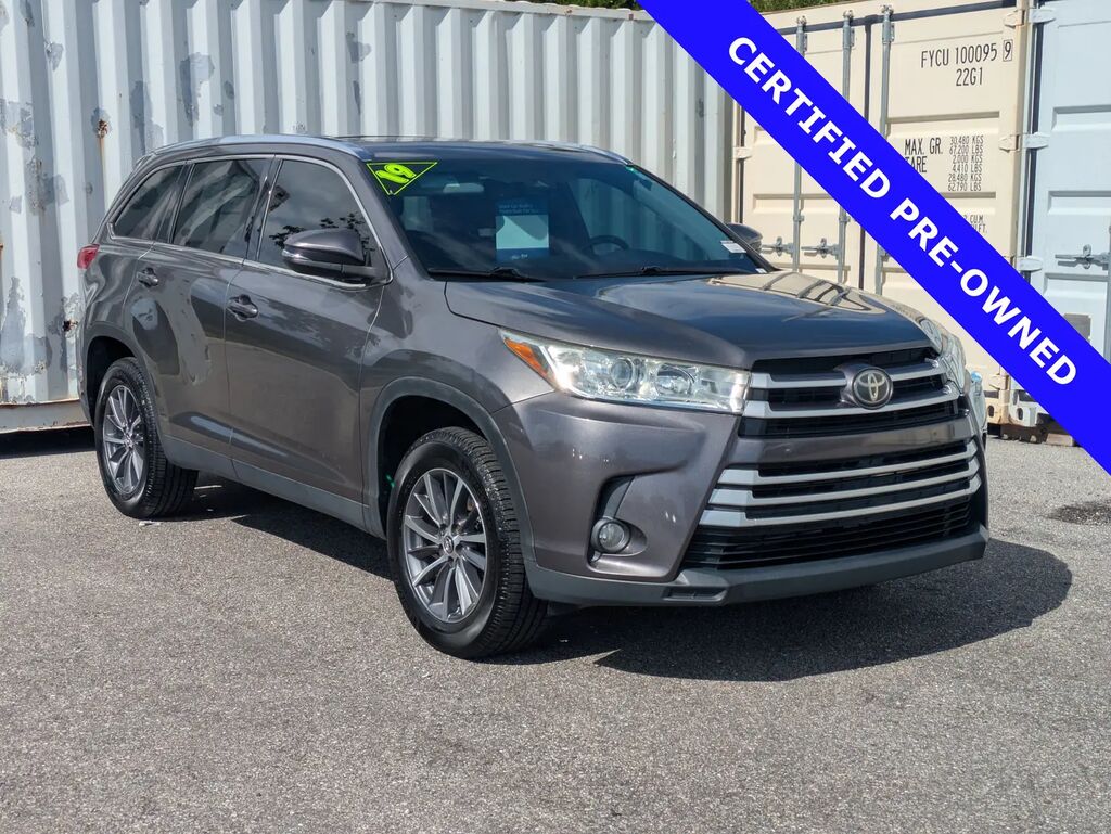 2019 Toyota Highlander XLE — photo 1 of 26