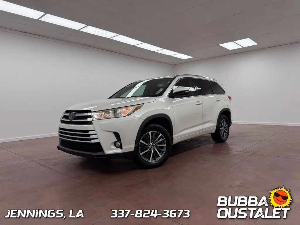 2018 Toyota Highlander XLE — photo 1 of 13