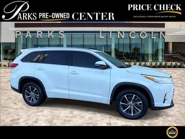 2018 Toyota Highlander XLE — photo 1 of 23