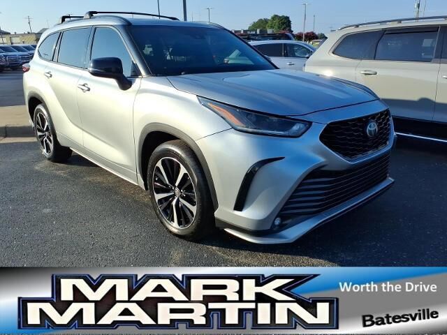 2021 Toyota Highlander XSE — photo 1 of 26
